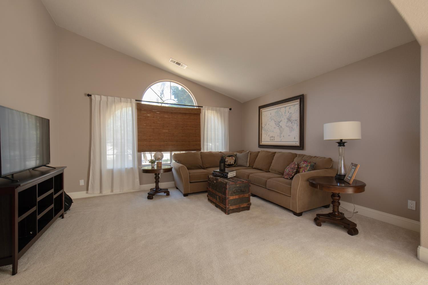 2173 E Muncie Ave, Fresno, CA 93720