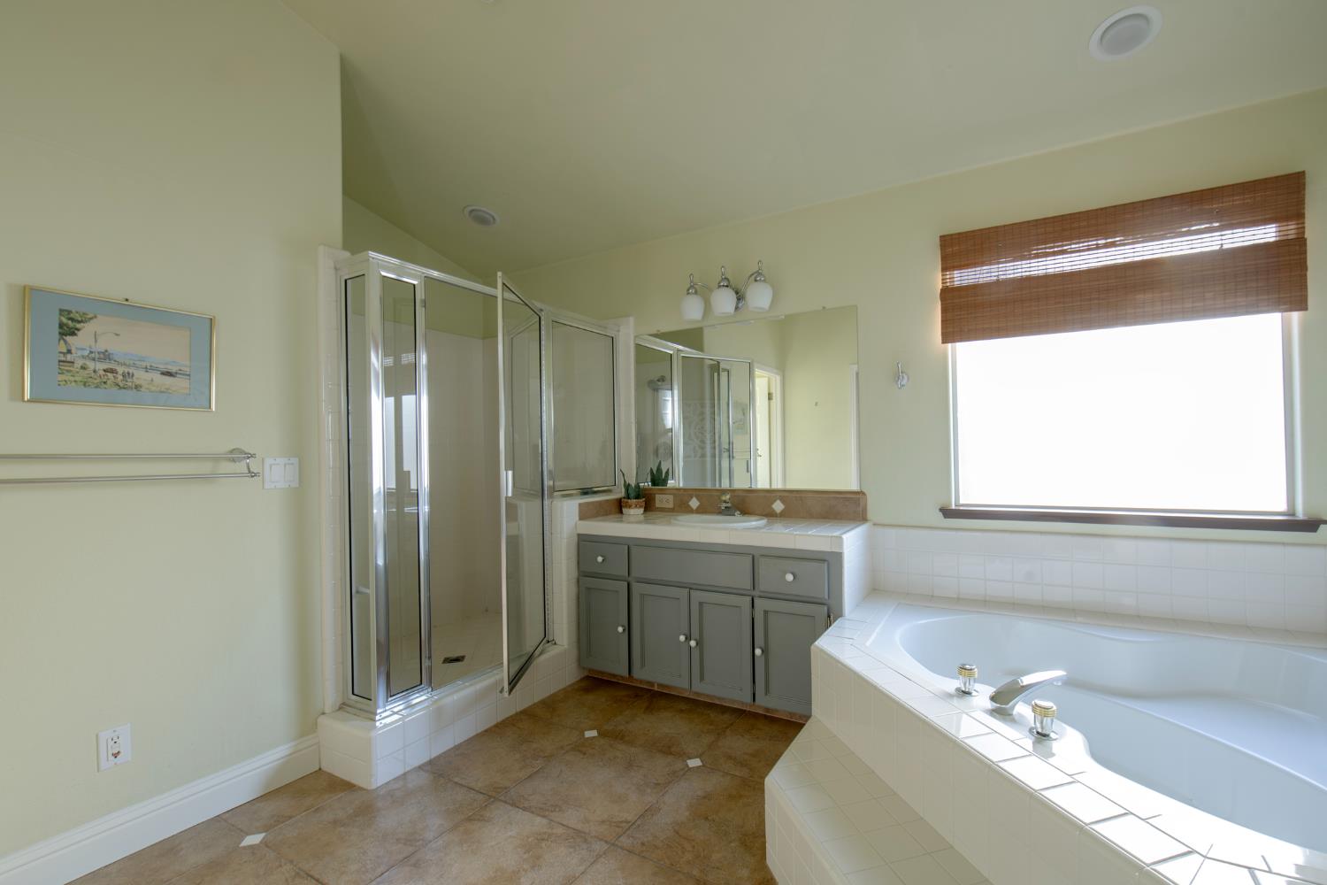 2173 E Muncie Ave, Fresno, CA 93720