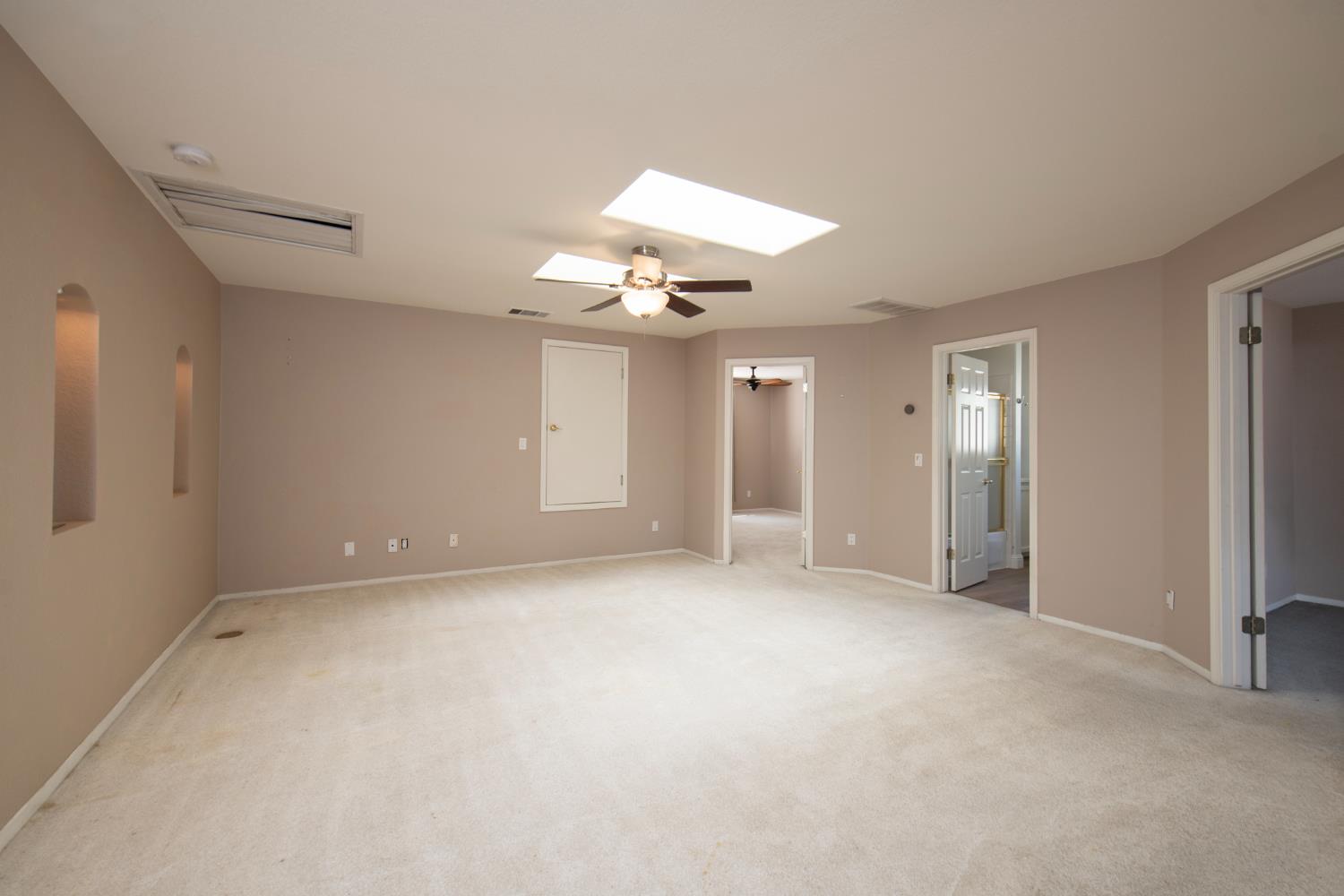 2173 E Muncie Ave, Fresno, CA 93720