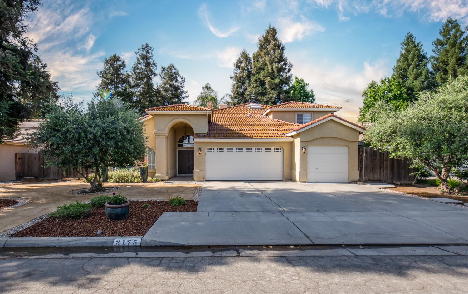 2173 E Muncie Ave, Fresno, CA 93720