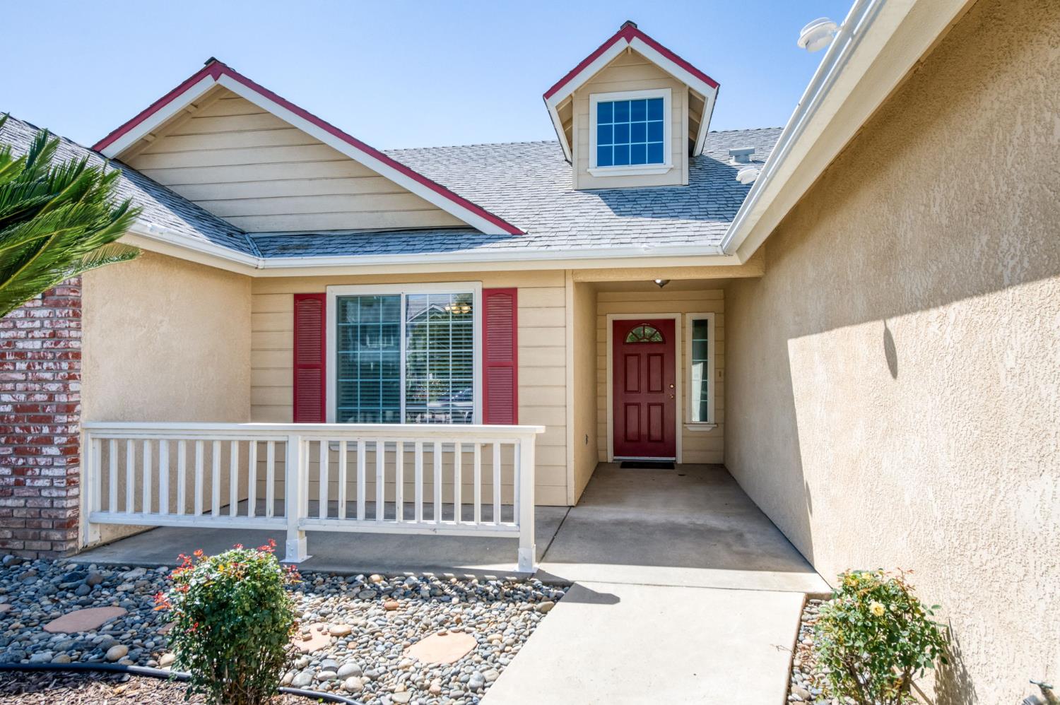 1757 E Revere Rd, Fresno, CA 93720