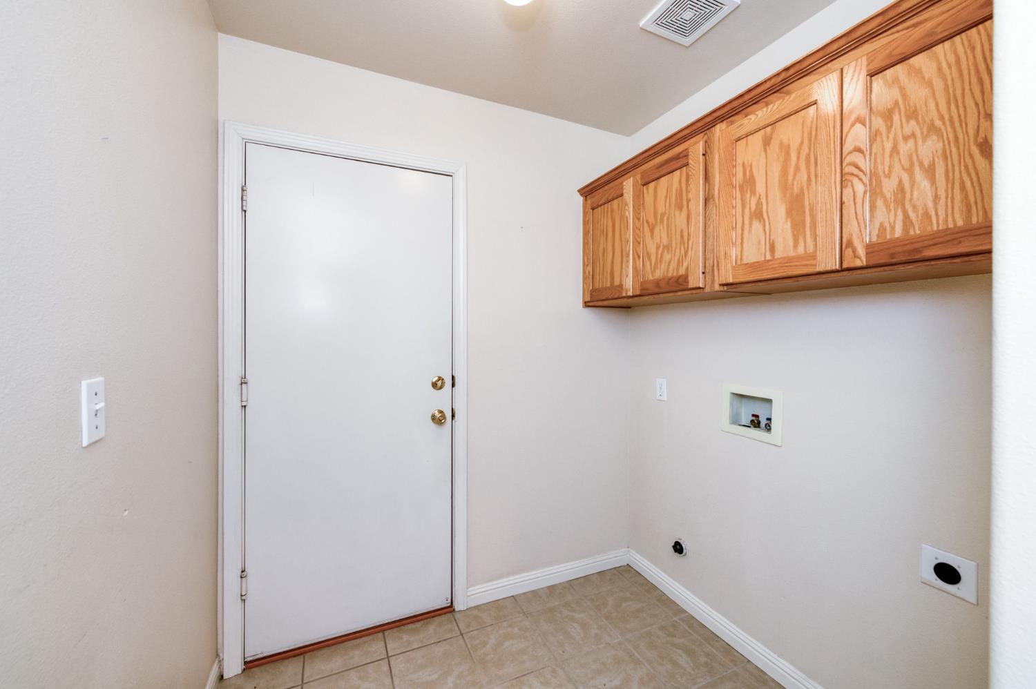 1757 E Revere Rd, Fresno, CA 93720