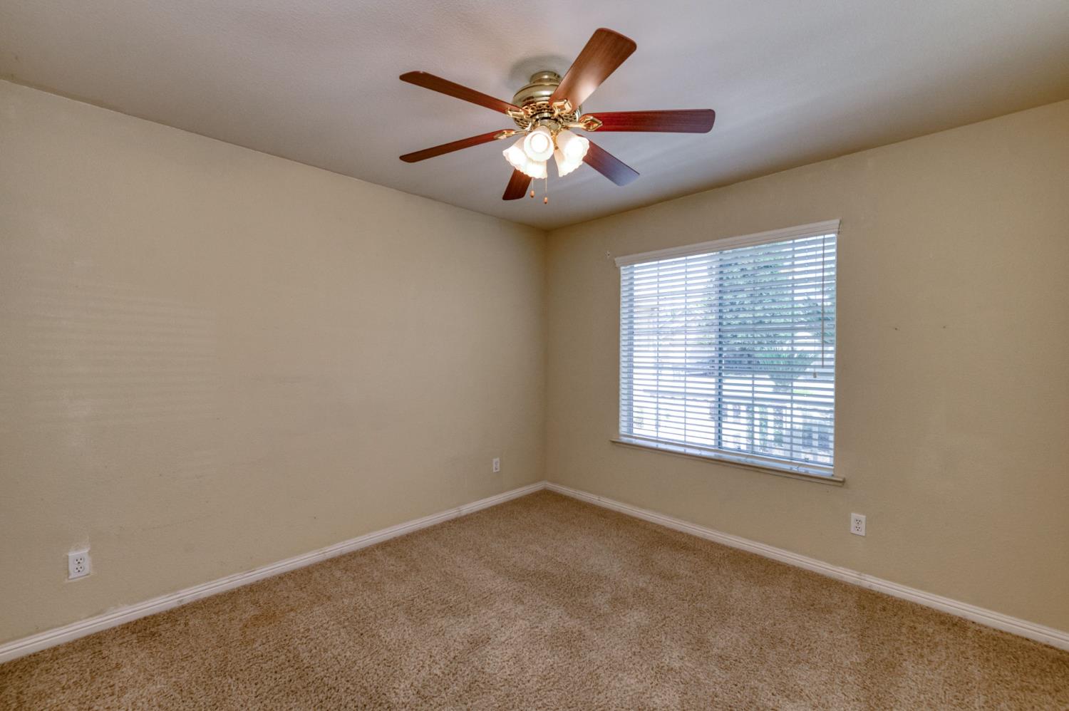 1757 E Revere Rd, Fresno, CA 93720