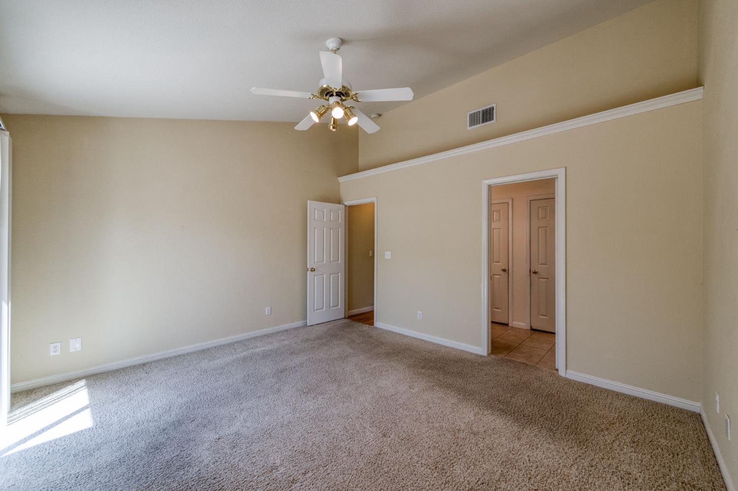 1757 E Revere Rd, Fresno, CA 93720