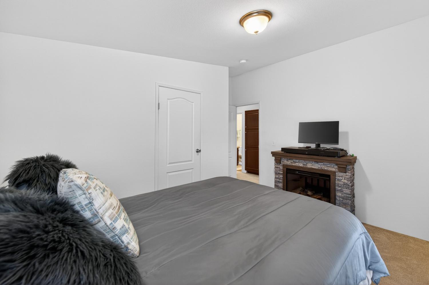 336 E Alluvial Ave #12, Fresno, CA 93720