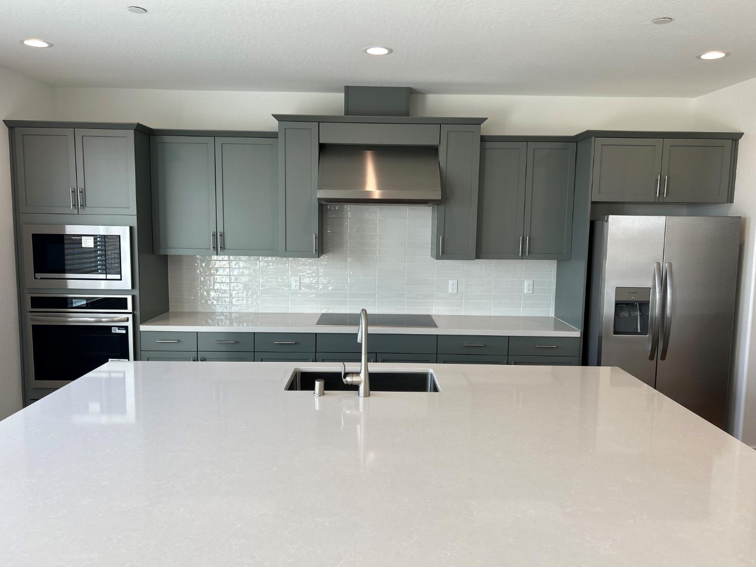 2813 E Corteza Dr, Fresno, CA 93730