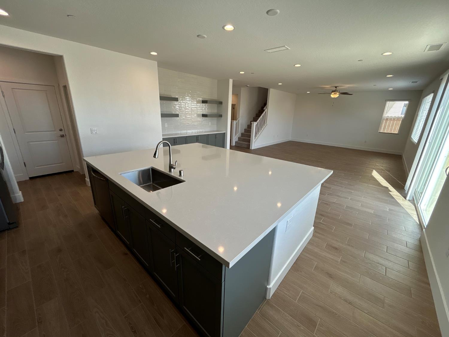 2813 E Corteza Dr, Fresno, CA 93730