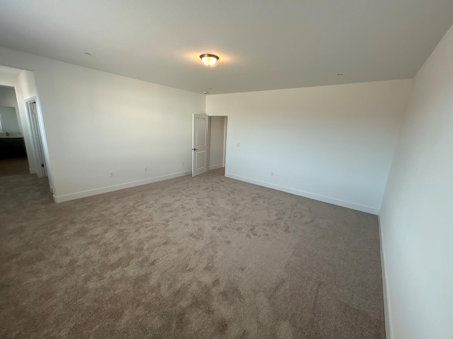 2813 E Corteza Dr, Fresno, CA 93730