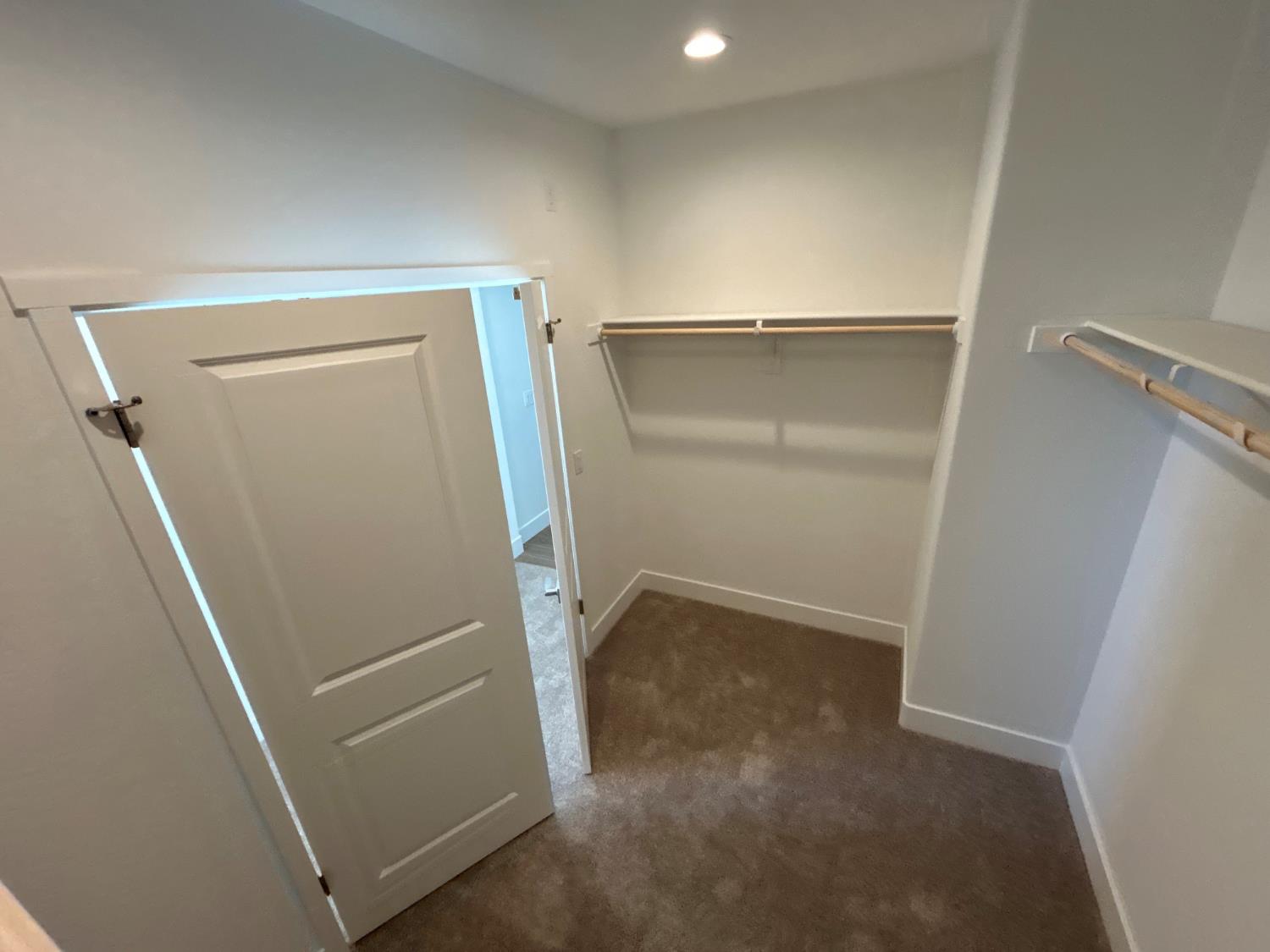 2813 E Corteza Dr, Fresno, CA 93730