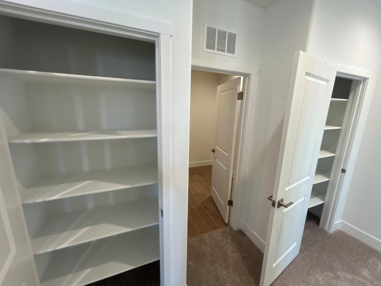 2813 E Corteza Dr, Fresno, CA 93730