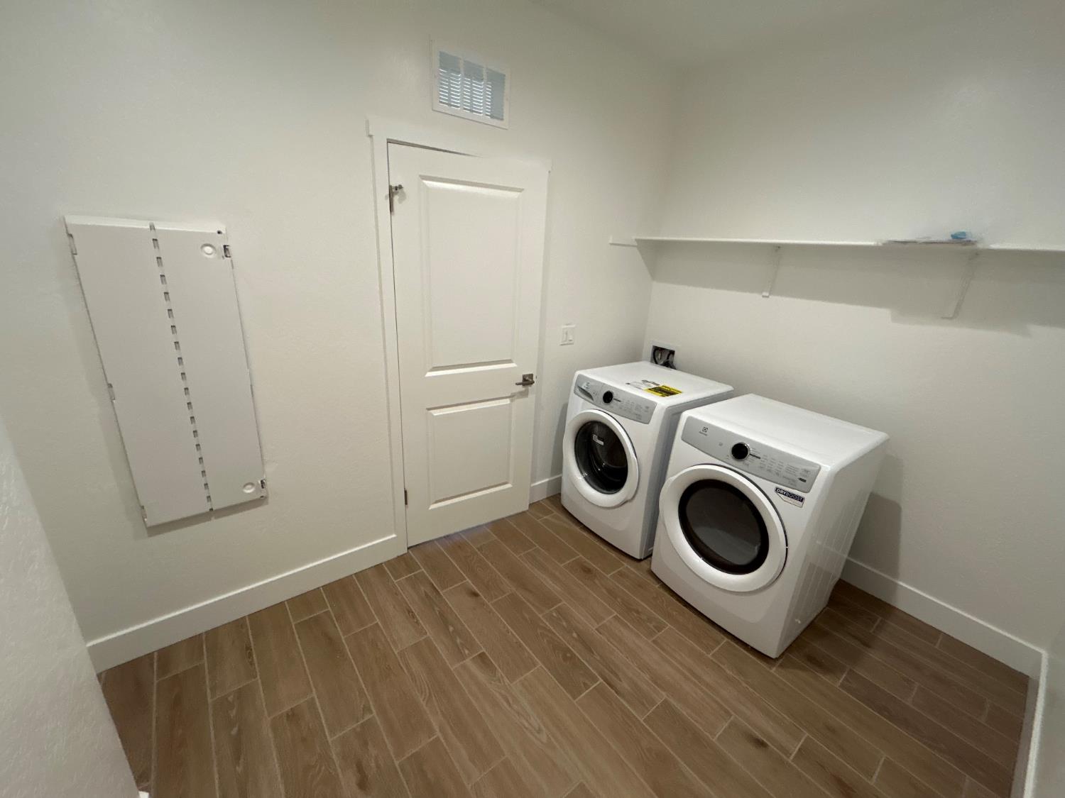 2813 E Corteza Dr, Fresno, CA 93730