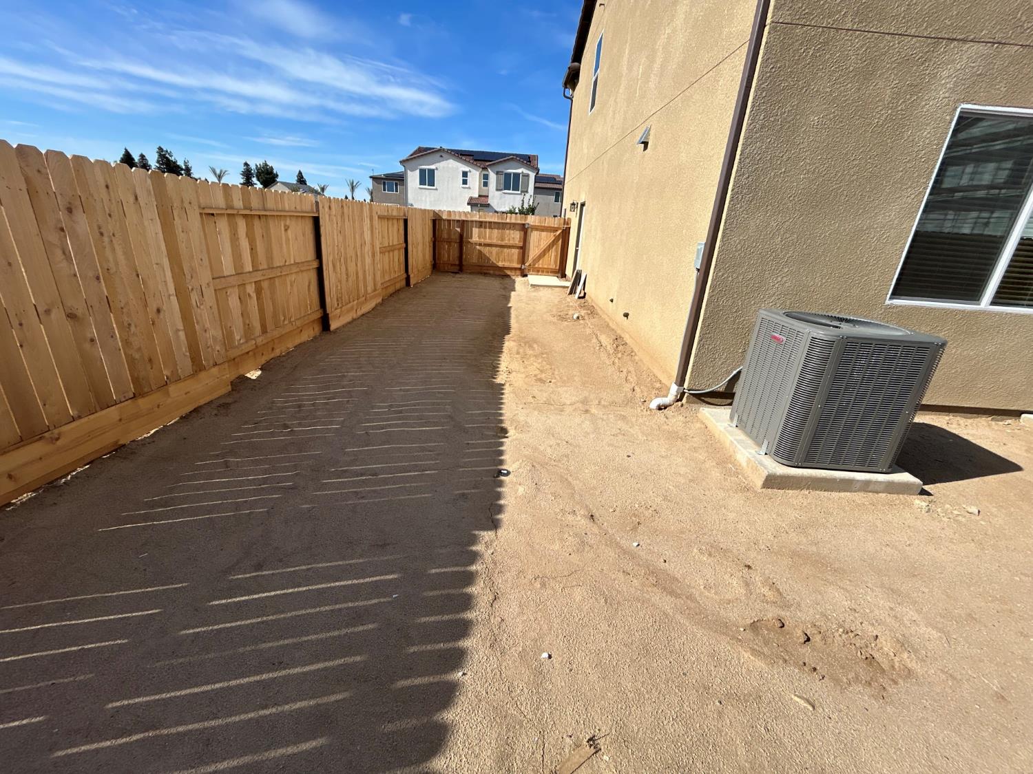 2813 E Corteza Dr, Fresno, CA 93730