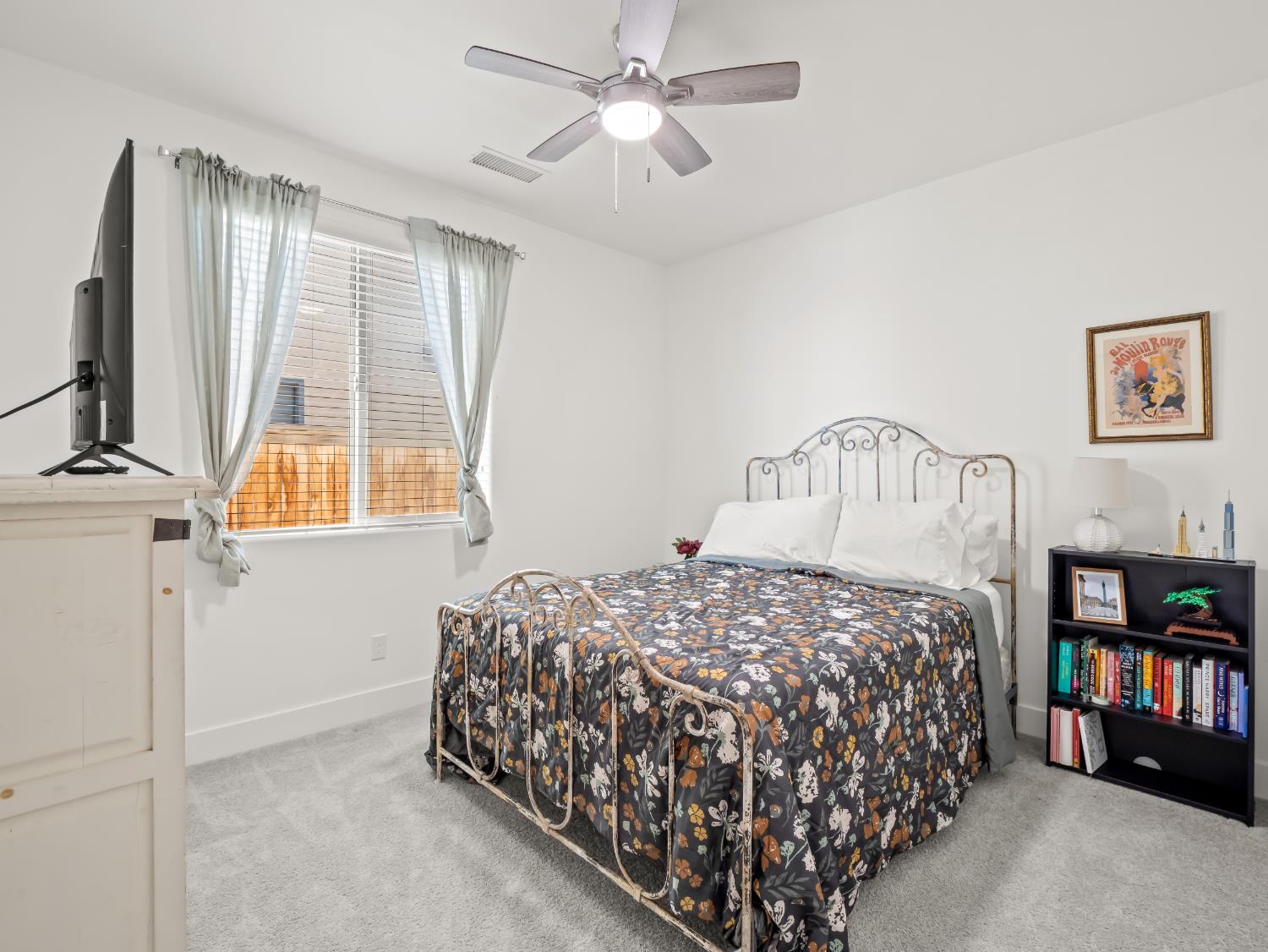 4486 Crown Bluffs Dr, Madera, CA 93636