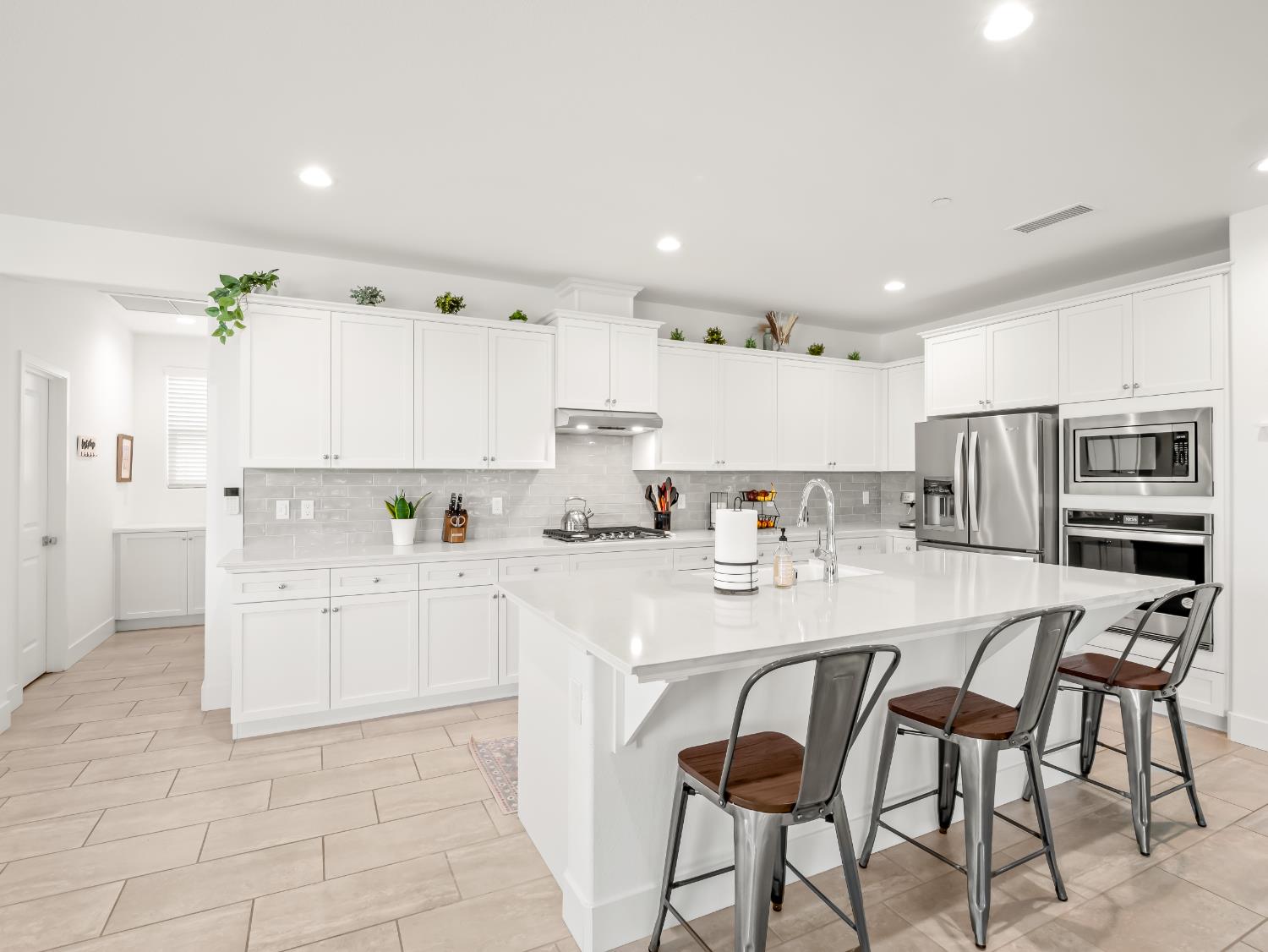 4486 Crown Bluffs Dr, Madera, CA 93636