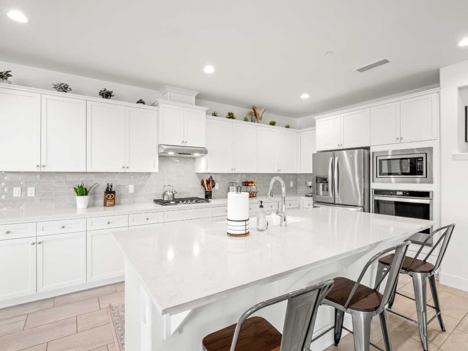 4486 Crown Bluffs Dr, Madera, CA 93636