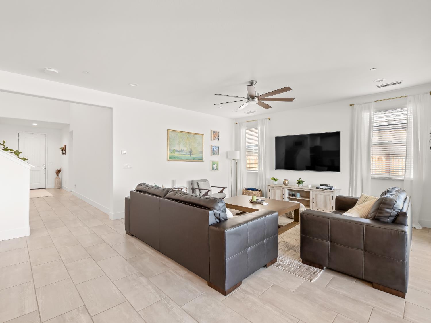 4486 Crown Bluffs Dr, Madera, CA 93636