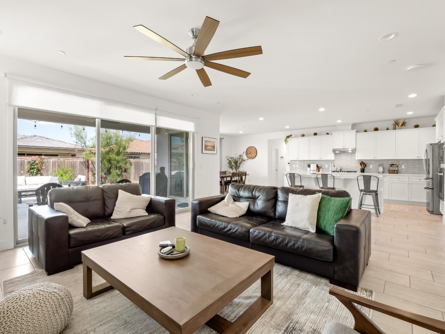 4486 Crown Bluffs Dr, Madera, CA 93636