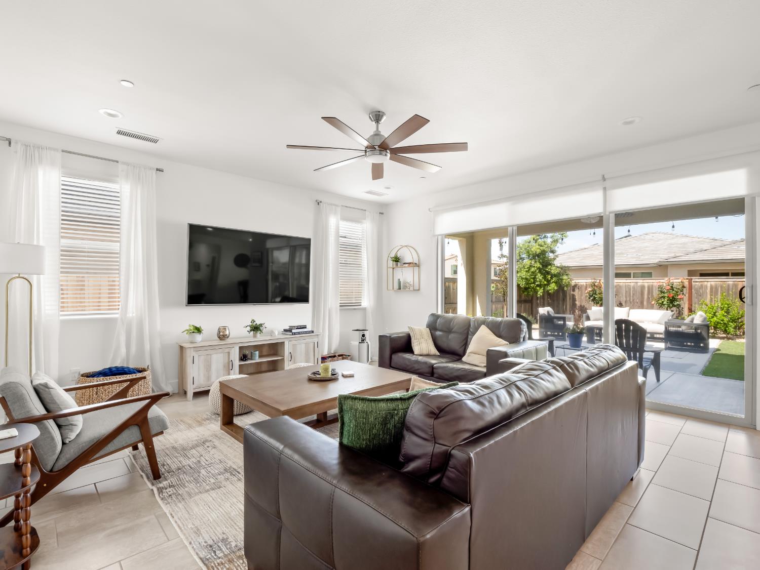 4486 Crown Bluffs Dr, Madera, CA 93636