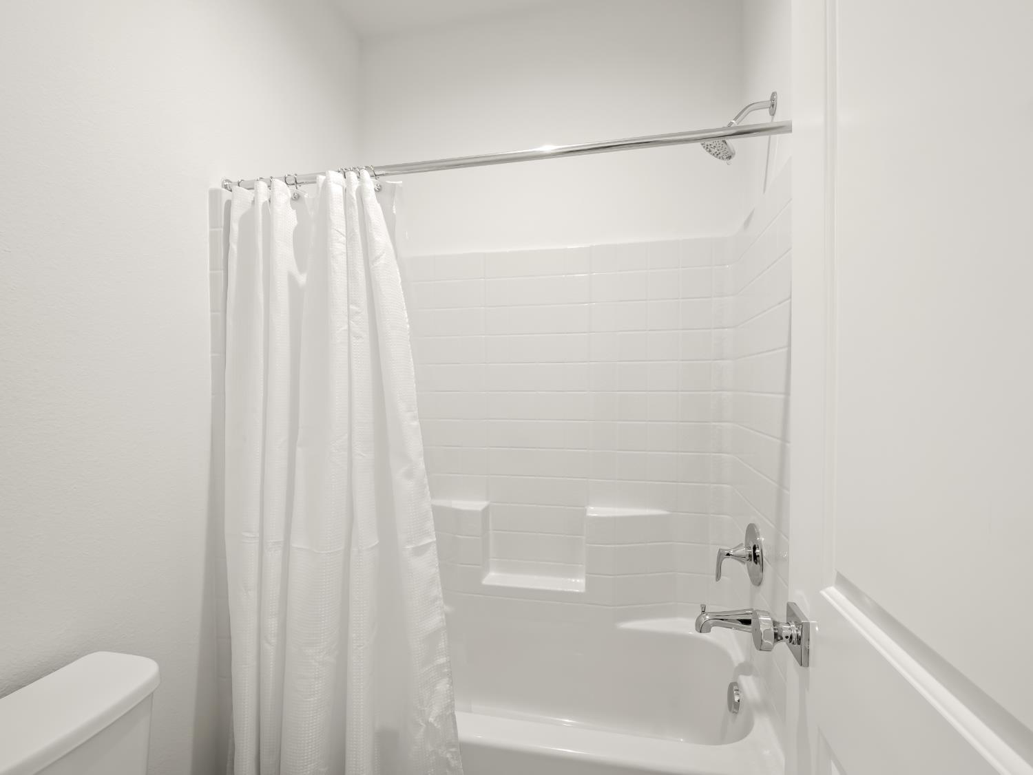 4486 Crown Bluffs Dr, Madera, CA 93636