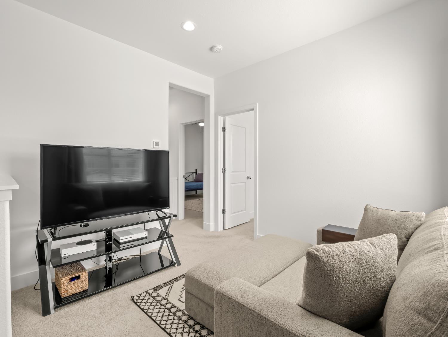 4486 Crown Bluffs Dr, Madera, CA 93636