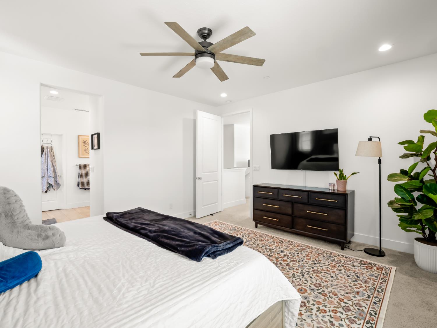 4486 Crown Bluffs Dr, Madera, CA 93636