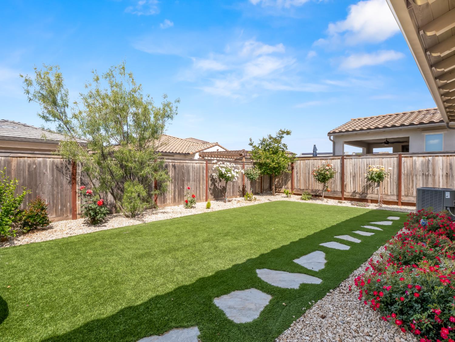 4486 Crown Bluffs Dr, Madera, CA 93636