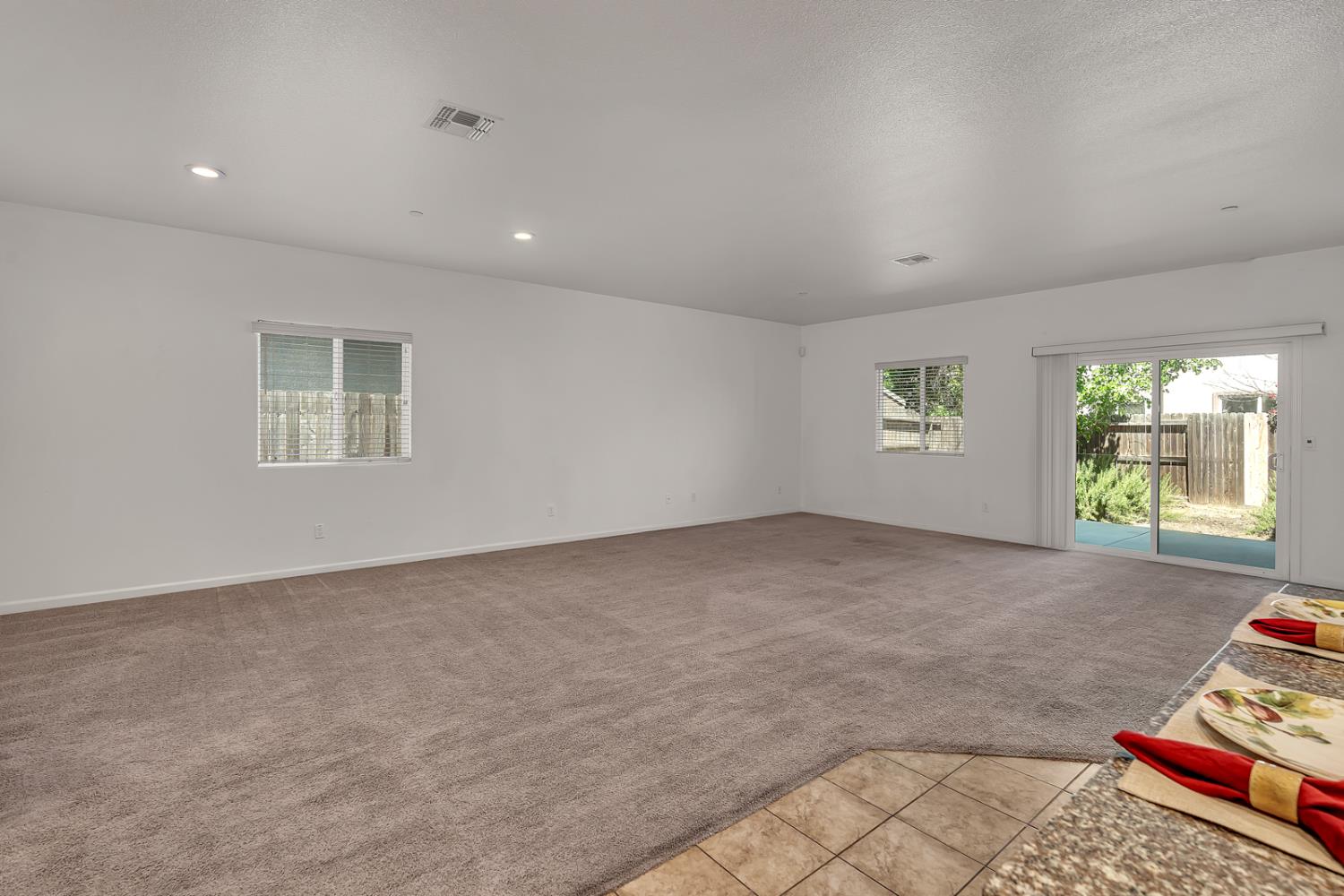 443 Jacobs Dr, Merced, CA 95348