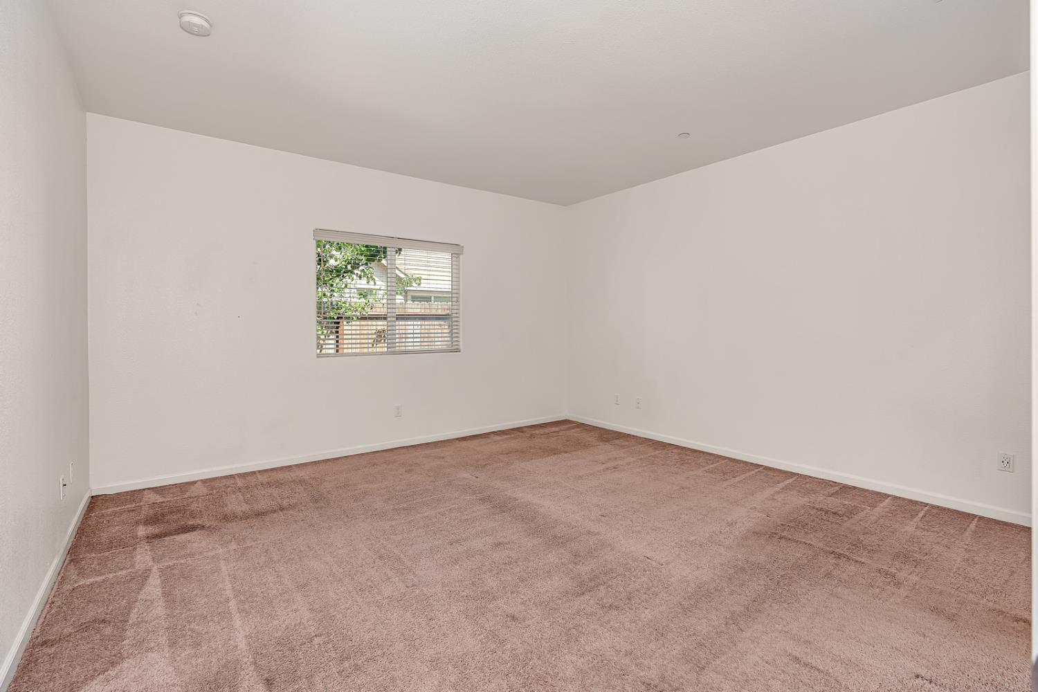 443 Jacobs Dr, Merced, CA 95348