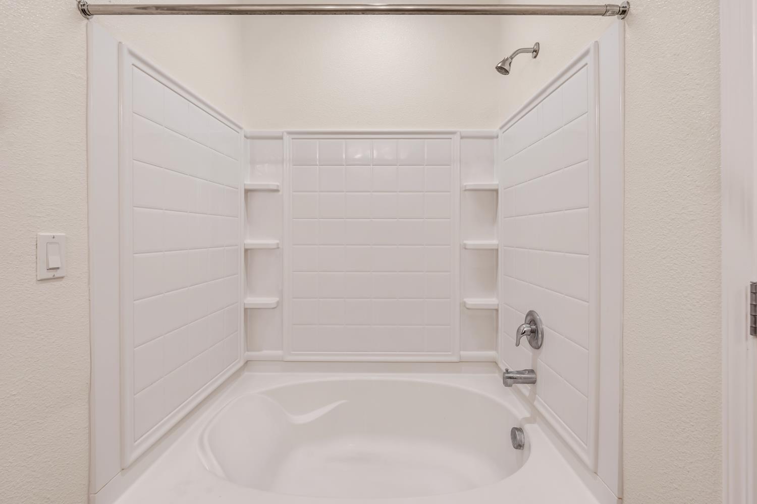 443 Jacobs Dr, Merced, CA 95348