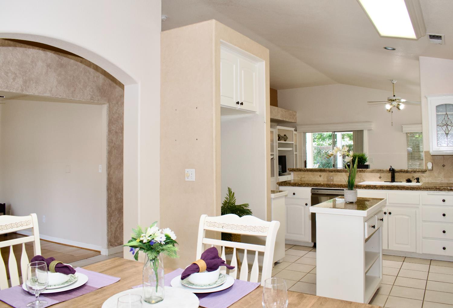 2333 E Omaha Ave, Fresno, CA 93720