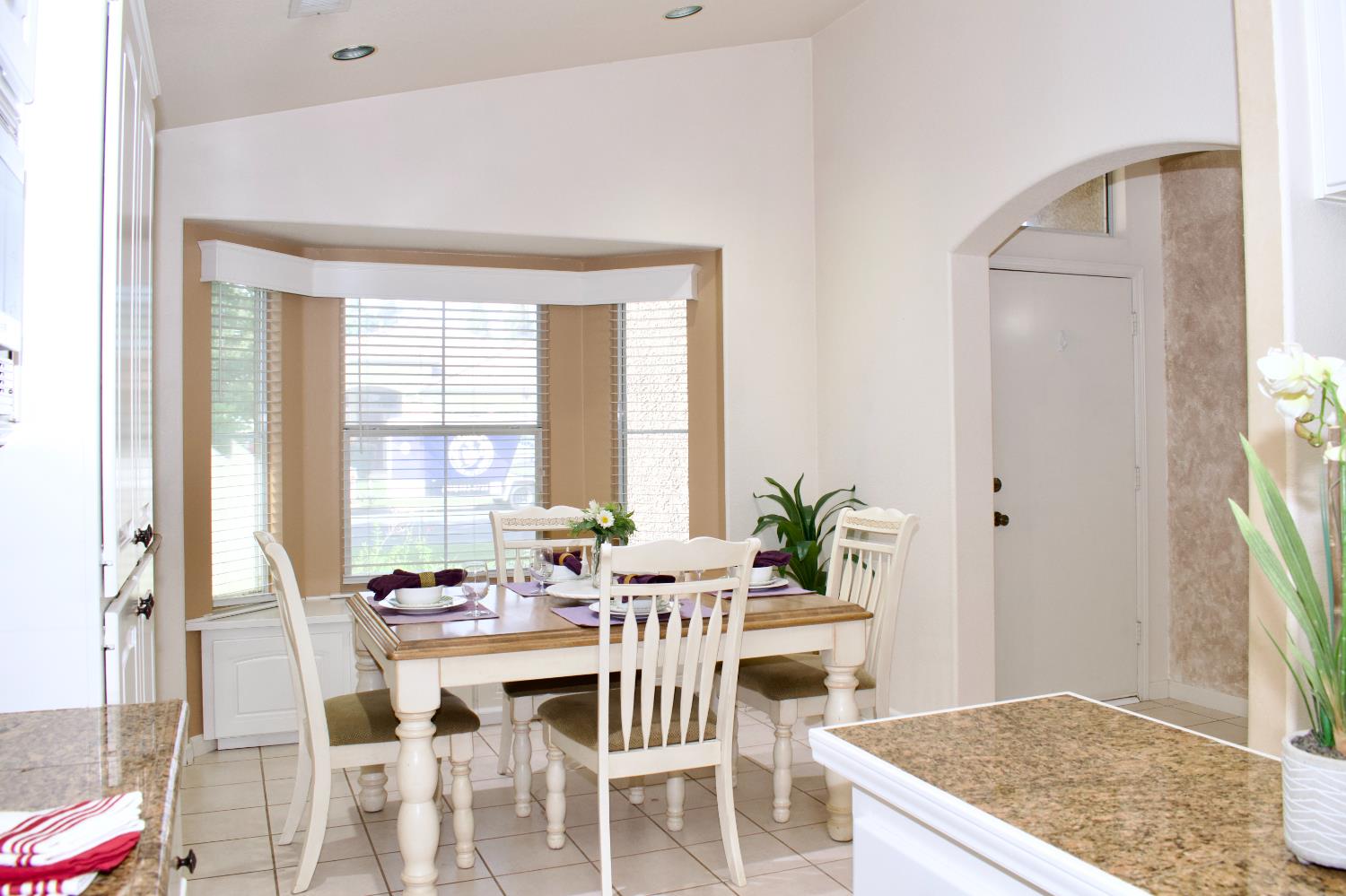 2333 E Omaha Ave, Fresno, CA 93720