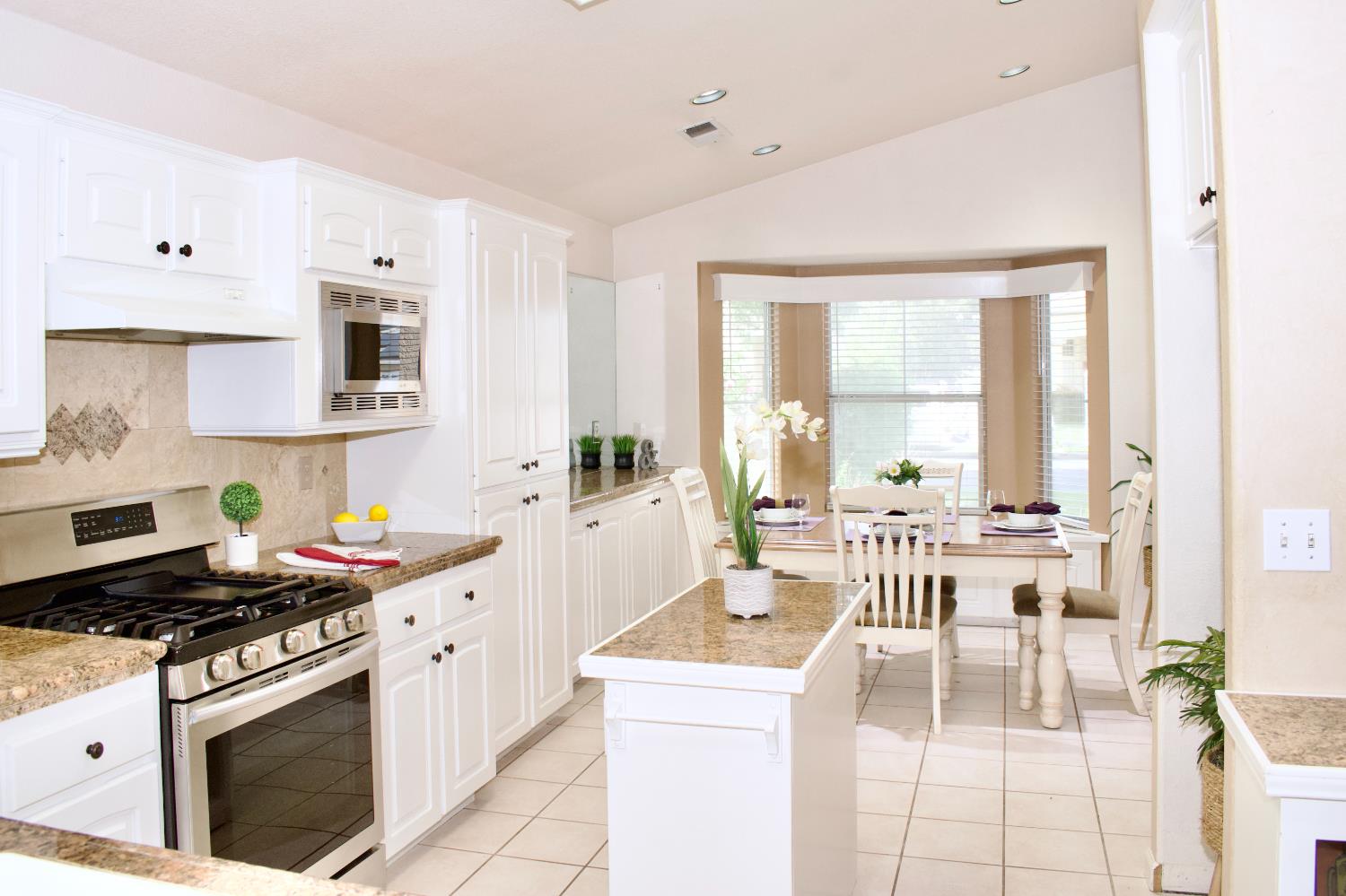 2333 E Omaha Ave, Fresno, CA 93720