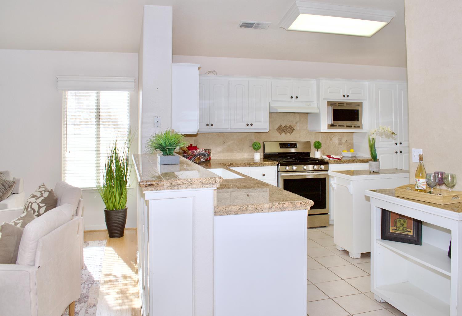 2333 E Omaha Ave, Fresno, CA 93720