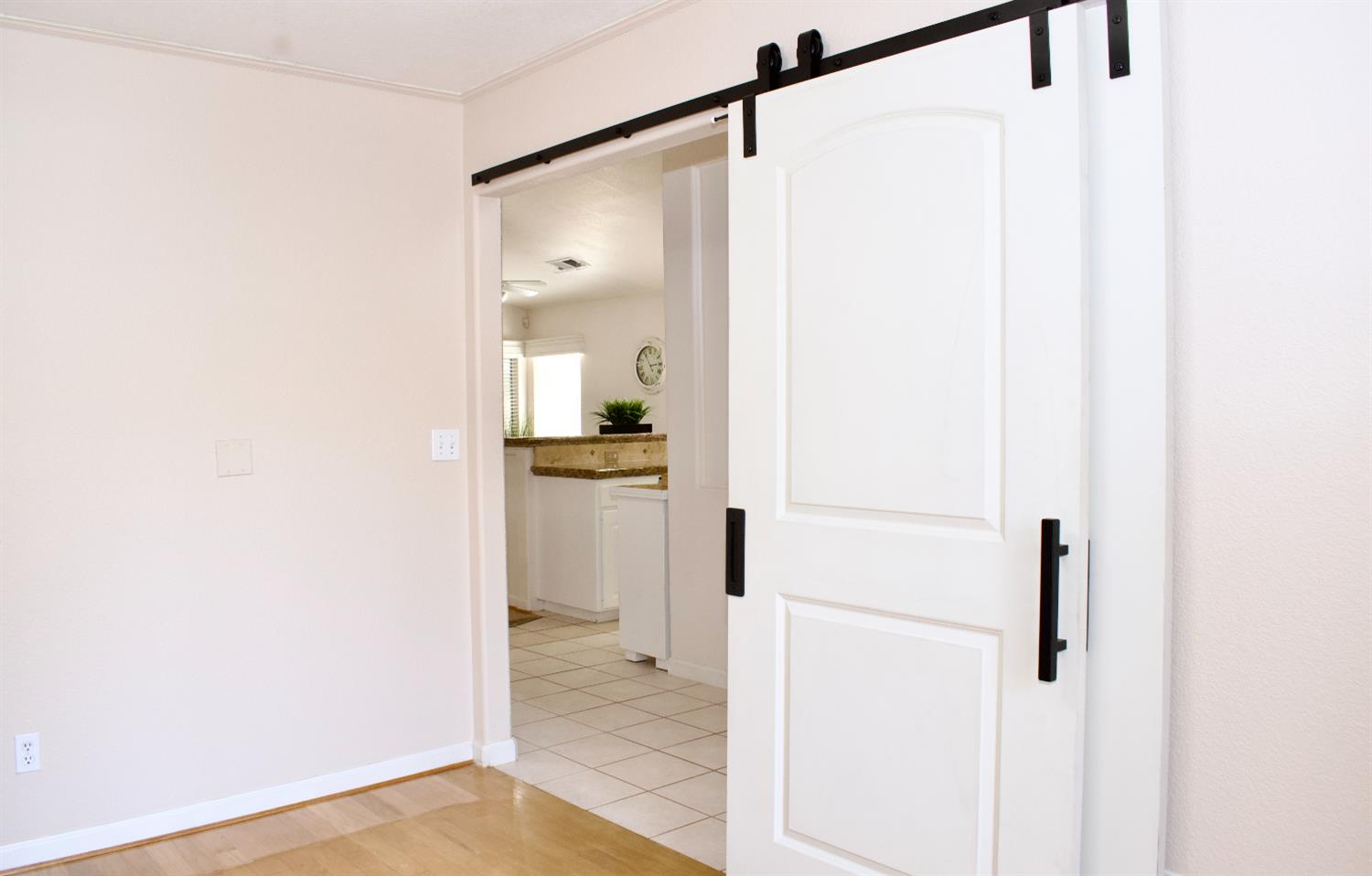 2333 E Omaha Ave, Fresno, CA 93720