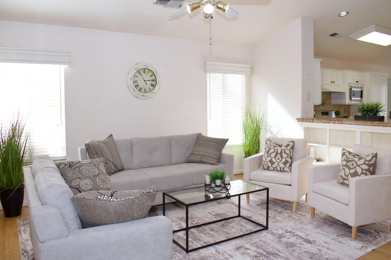 2333 E Omaha Ave, Fresno, CA 93720