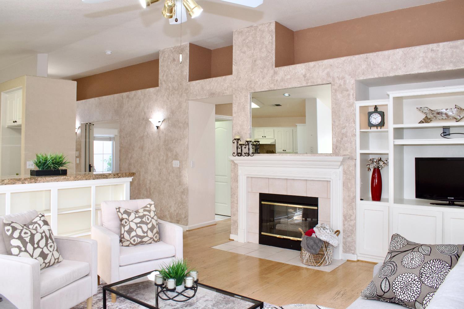 2333 E Omaha Ave, Fresno, CA 93720