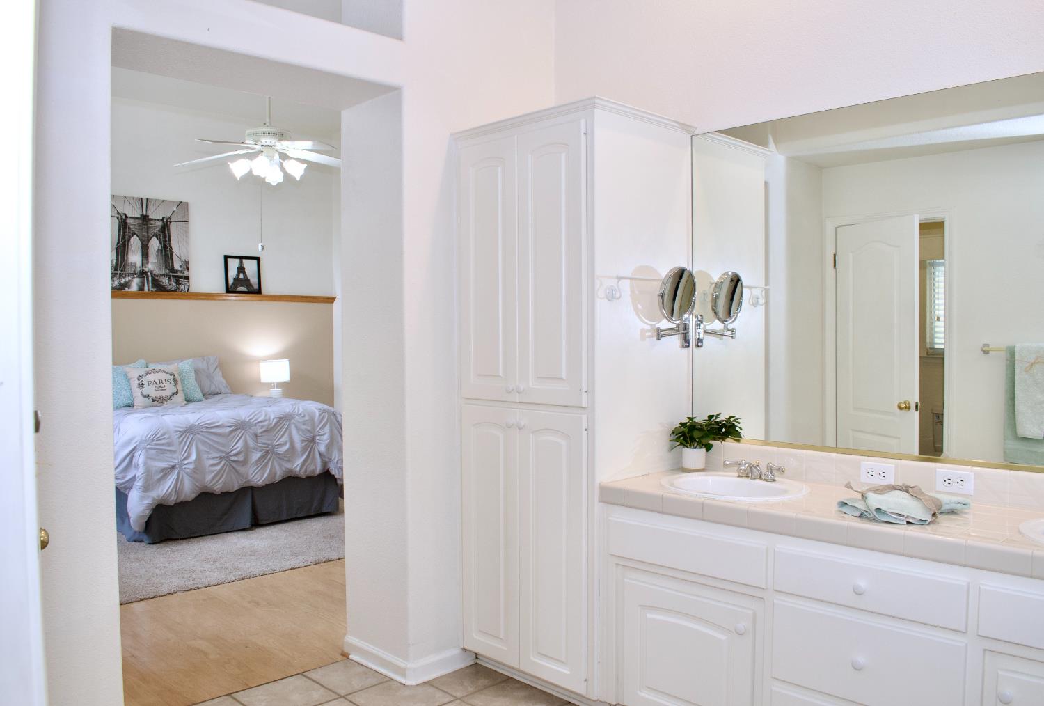 2333 E Omaha Ave, Fresno, CA 93720