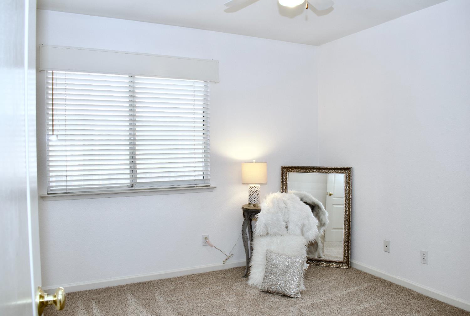 2333 E Omaha Ave, Fresno, CA 93720