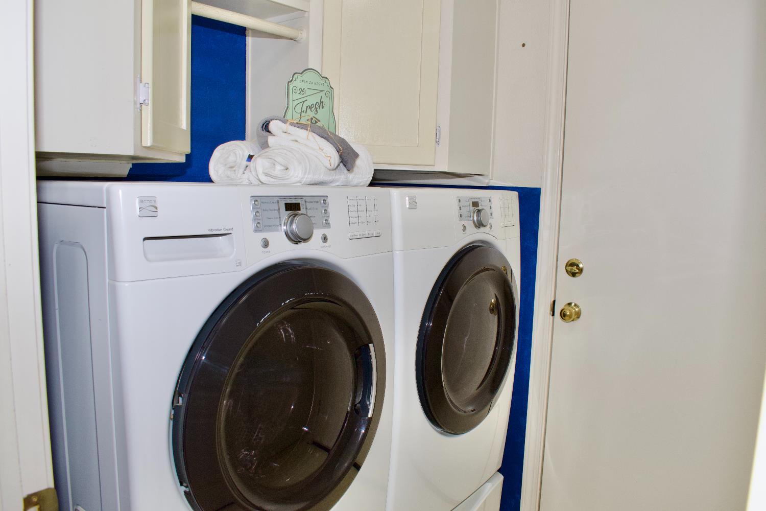 2333 E Omaha Ave, Fresno, CA 93720