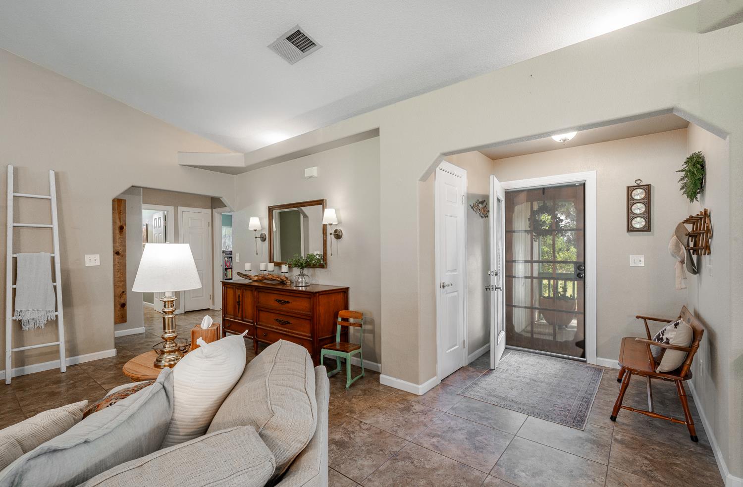 22052 Melrose Ct, Madera, CA 93638