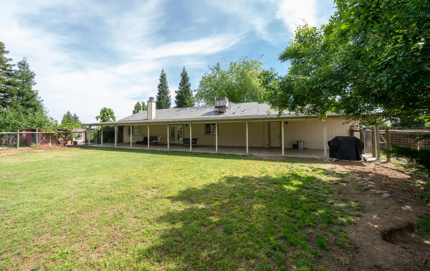 22052 Melrose Ct, Madera, CA 93638