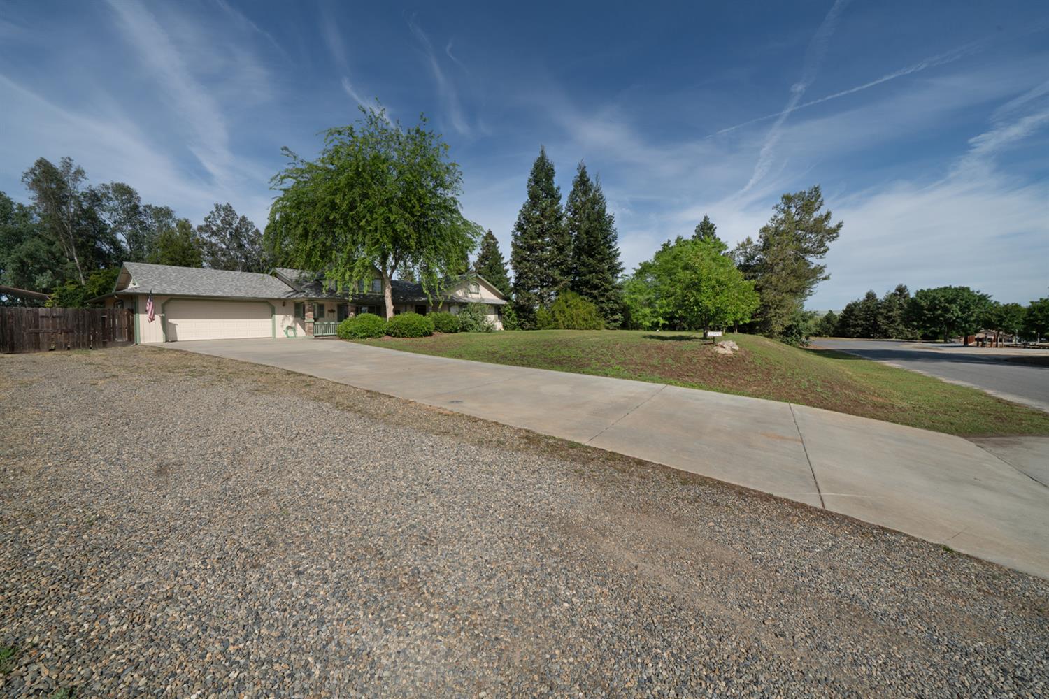 22052 Melrose Ct, Madera, CA 93638