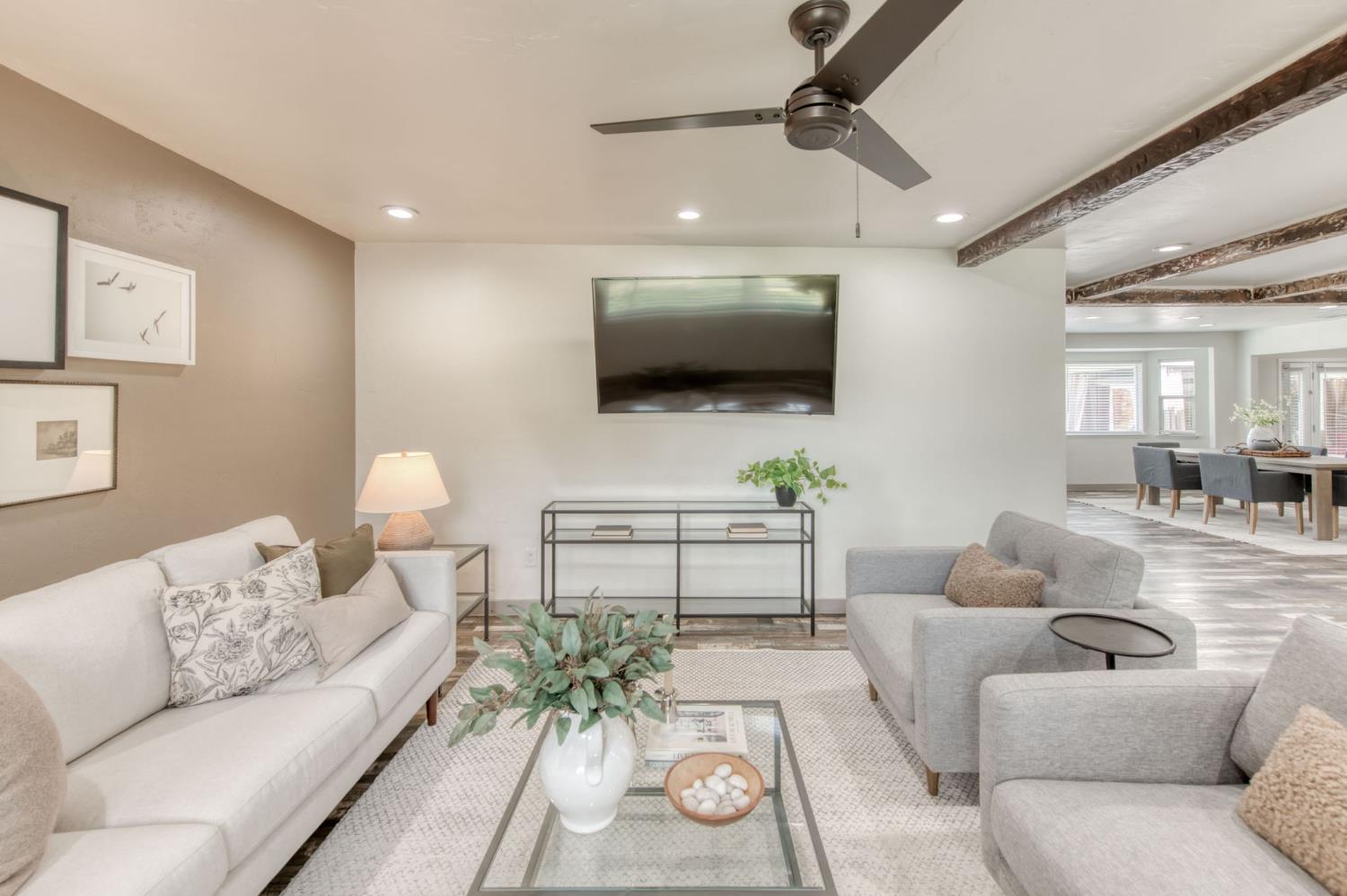 12215 N Friant Rd, Fresno, CA 93730