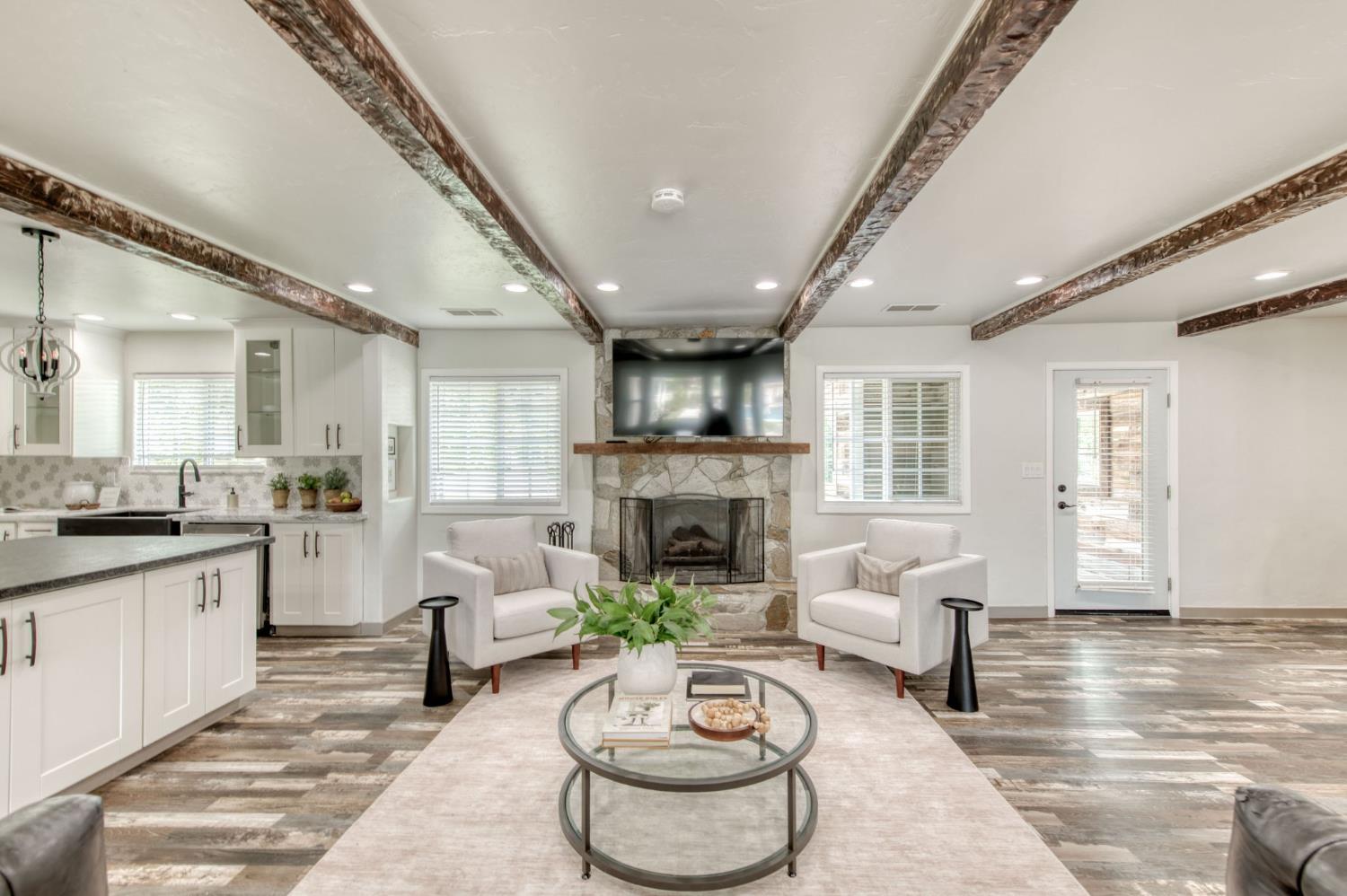 12215 N Friant Rd, Fresno, CA 93730