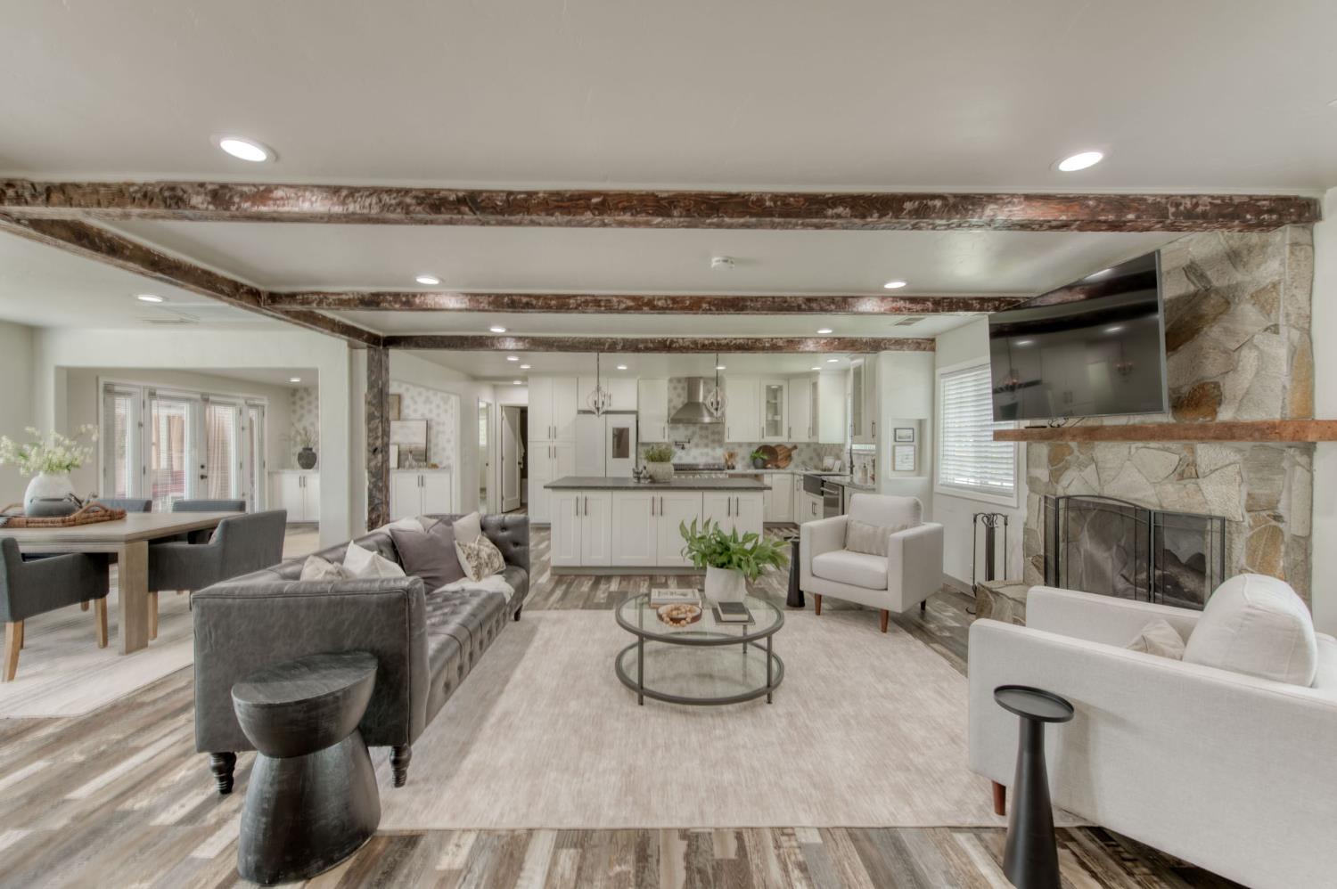 12215 N Friant Rd, Fresno, CA 93730