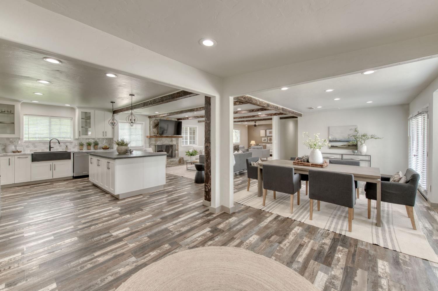 12215 N Friant Rd, Fresno, CA 93730