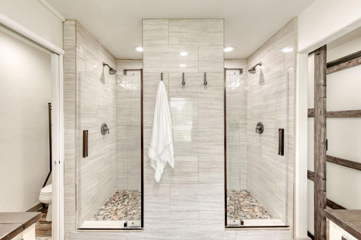 12215 N Friant Rd, Fresno, CA 93730