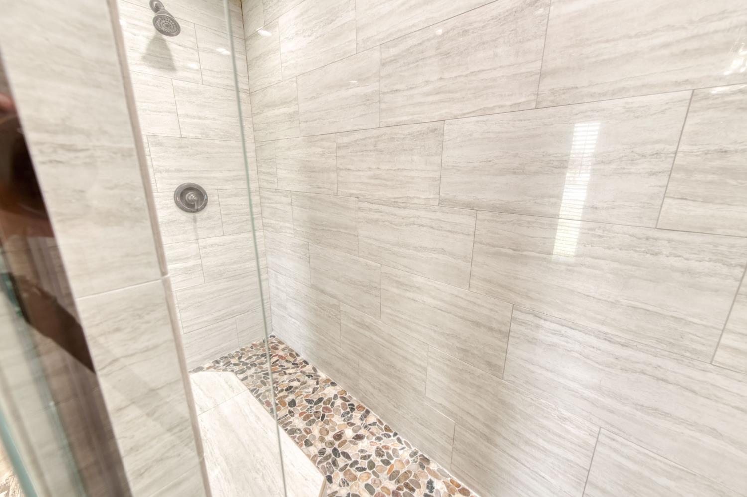 12215 N Friant Rd, Fresno, CA 93730