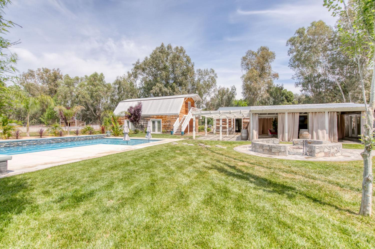 12215 N Friant Rd, Fresno, CA 93730