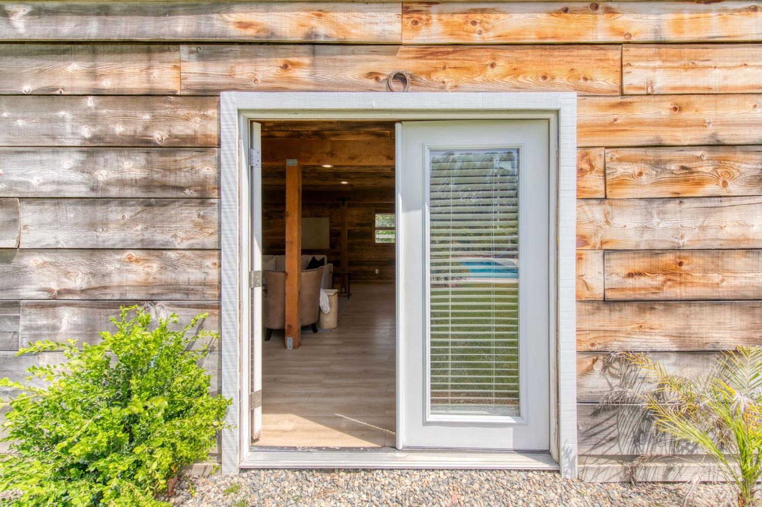 12215 N Friant Rd, Fresno, CA 93730